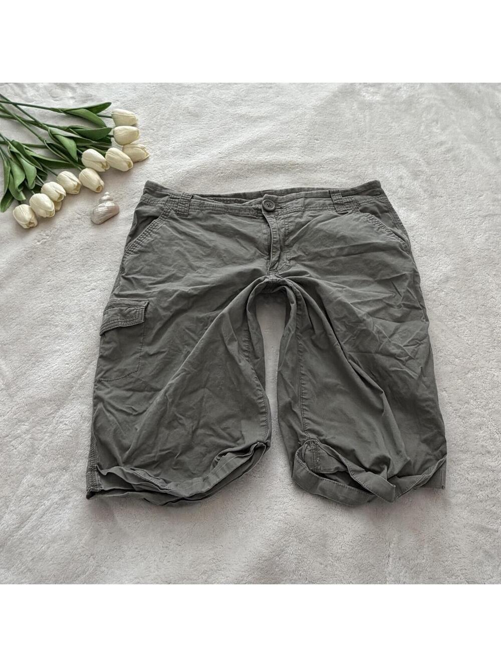 DKNY khaki cargo capri